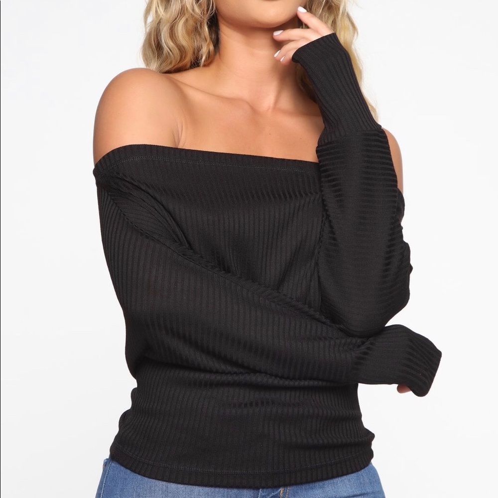 Off with his head ribbed Top ! Black sweater